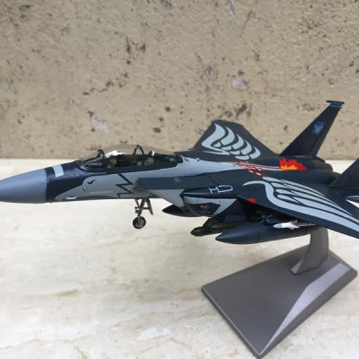 Mô hình máy bay F-15E Strike Eagle tỷ lệ 1:100