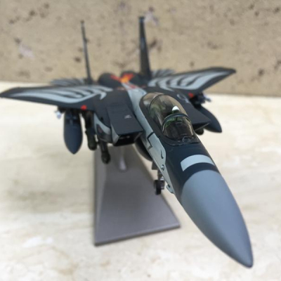 Mô hình máy bay F-15E Strike Eagle tỷ lệ 1:100
