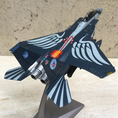 Mô hình máy bay F-15E Strike Eagle tỷ lệ 1:100