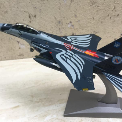 Mô hình máy bay F-15E Strike Eagle tỷ lệ 1:100