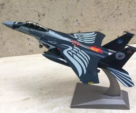 ​Mô hình máy bay F-15E Strike Eagle tỷ lệ 1:100