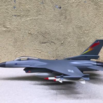 Mô hình Máy báy F-16 Lighting Falcon ABS tỷ lệ 1:48