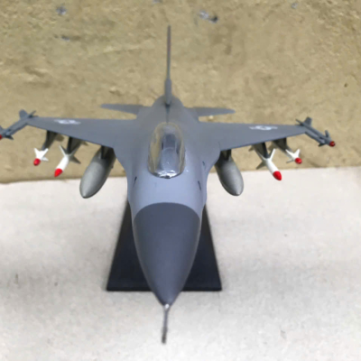 Mô hình Máy báy F-16 Lighting Falcon ABS tỷ lệ 1:48