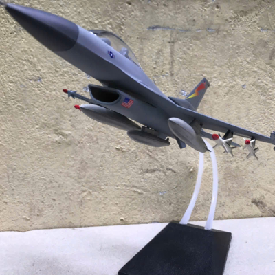Mô hình Máy báy F-16 Lighting Falcon ABS tỷ lệ 1:48