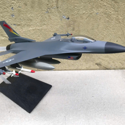 Mô hình Máy báy F-16 Lighting Falcon ABS tỷ lệ 1:48