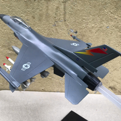 Mô hình Máy báy F-16 Lighting Falcon ABS tỷ lệ 1:48