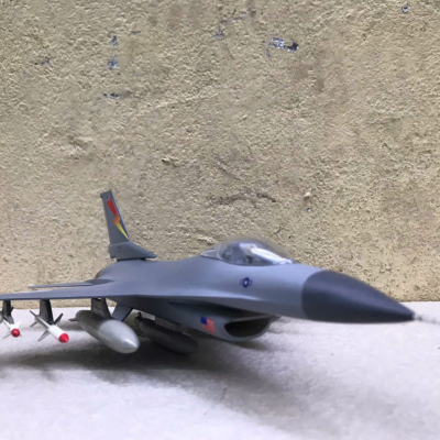 Mô hình Máy báy F-16 Lighting Falcon ABS tỷ lệ 1:48