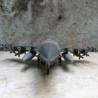 Mô hình Máy bay F-16C/D Block 52 của không quân Singapore tỷ lệ 1:72