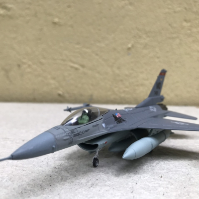 Mô hình Máy bay F-16C tỷ lệ 1:100