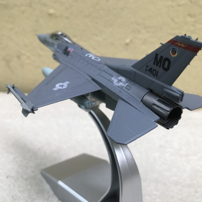 Mô hình Máy bay F-16C tỷ lệ 1:100