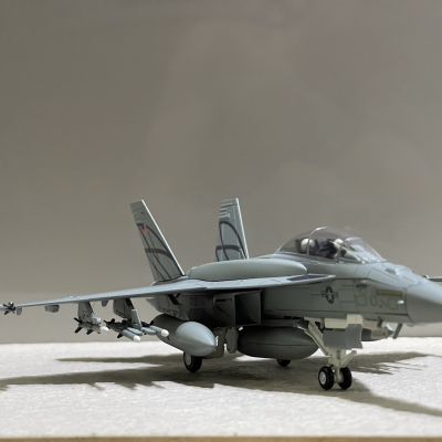 ​Mô hình Máy bay F-18F/A Super Hornet tỷ lệ 1:72 Kim loại