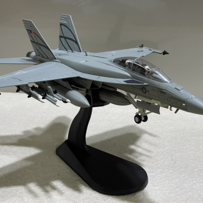 ​Mô hình Máy bay F-18F/A Super Hornet tỷ lệ 1:72 Kim loại