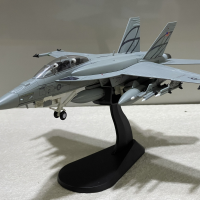 ​Mô hình Máy bay F-18F/A Super Hornet tỷ lệ 1:72 Kim loại
