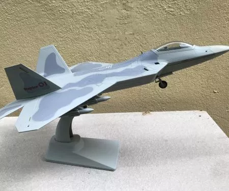 ​Mô hình Máy bay F- 22 Raptor F-22 Raptor tỷ lệ 1:48