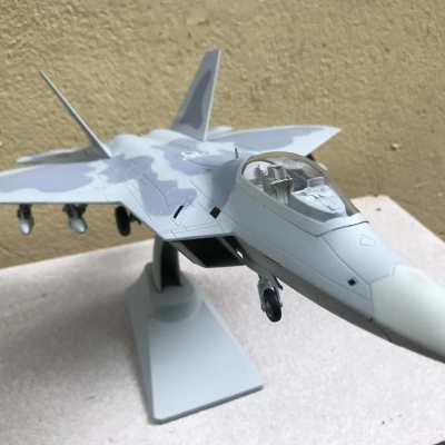 Mô hình Máy bay F- 22 Raptor F-22 Raptor tỷ lệ 1:48