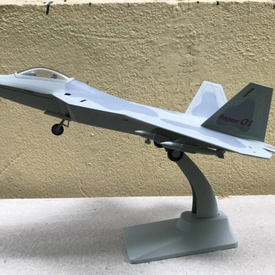 Mô hình Máy bay F- 22 Raptor F-22 Raptor tỷ lệ 1:48