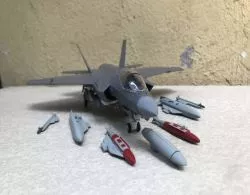 ​Mô hình Máy bay F- 35C Lightning II tỷ lệ 1:72