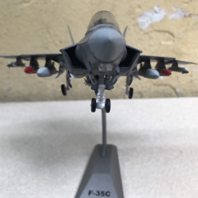 Mô hình Máy bay F- 35C Lightning II new tỷ lệ 1:72