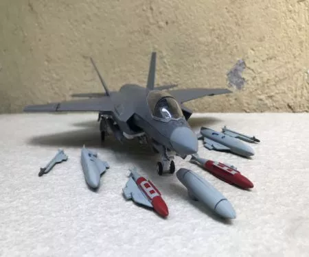 ​Mô hình Máy bay F- 35C Lightning II new tỷ lệ 1:72