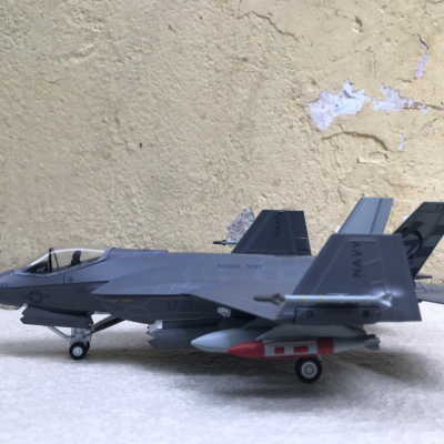 Mô hình Máy bay F- 35C Lightning II new tỷ lệ 1:72