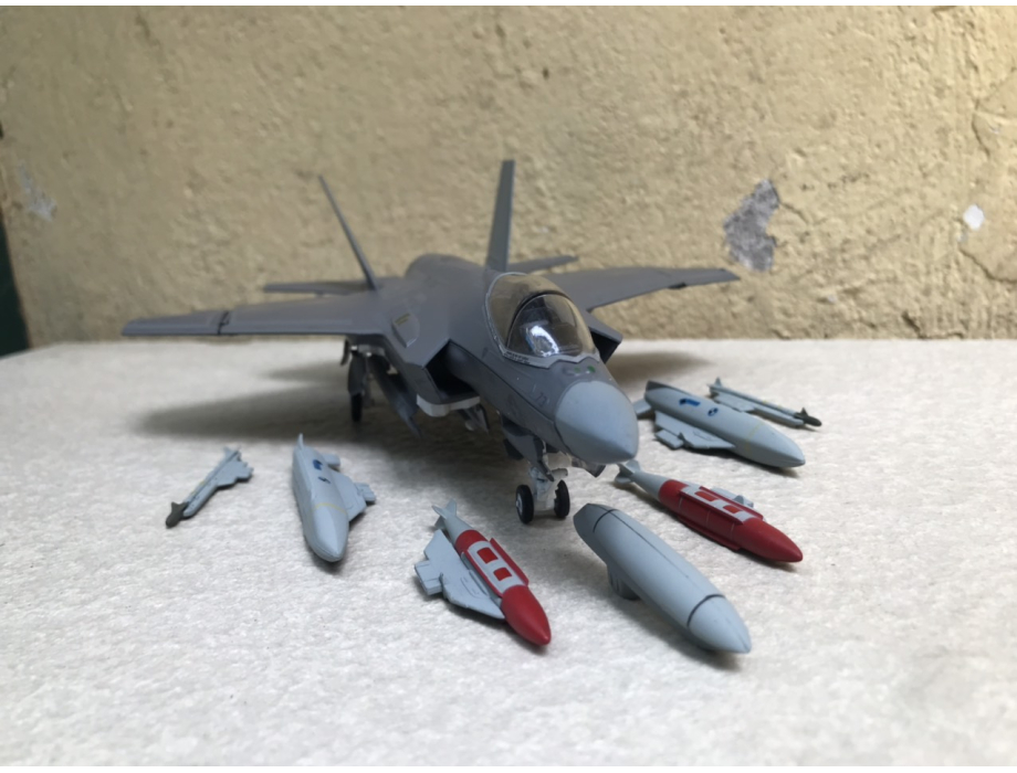 Mô hình Máy bay F- 35C Lightning II new tỷ lệ 1:72 Mô hình Máy bay F- 35C Lightning II new tỷ lệ 1:72