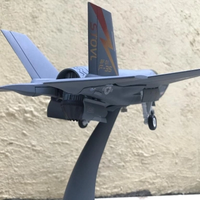 Mô hình Máy bay F- 35C Lightning II  tỷ lệ 1:48