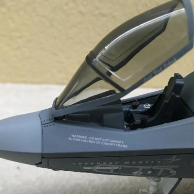 Mô hình Máy bay F- 35C Lightning II  tỷ lệ 1:48
