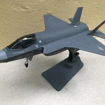 Mô hình Máy bay F- 35C Lightning II  tỷ lệ 1:48