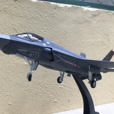 Mô hình Máy bay F- 35C Lightning II  tỷ lệ 1:48