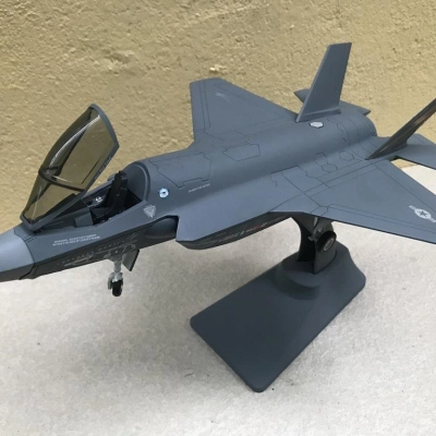 Mô hình Máy bay F- 35C Lightning II  tỷ lệ 1:48