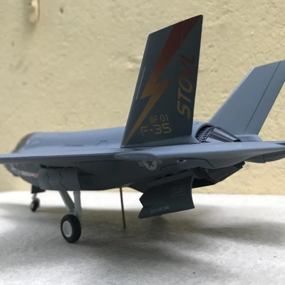 Mô hình Máy bay F- 35C Lightning II  tỷ lệ 1:48