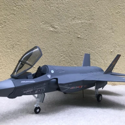 Mô hình Máy bay F- 35C Lightning II  tỷ lệ 1:48