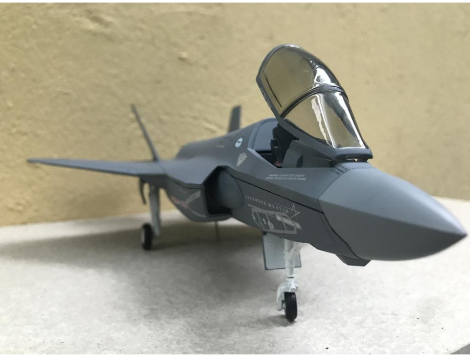 Mô hình Máy bay F- 35C Lightning II tỷ lệ 1:48 Mô hình Máy bay F- 35C Lightning II tỷ lệ 1:48