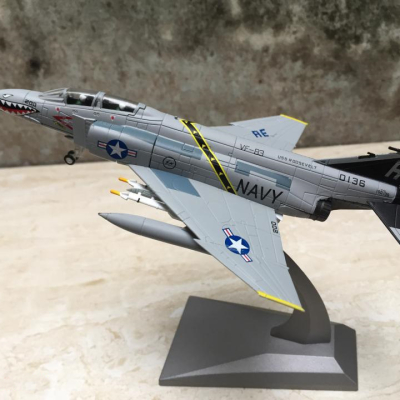 Mô hình máy bay F-4A Phantom II  tỷ lệ 1:100