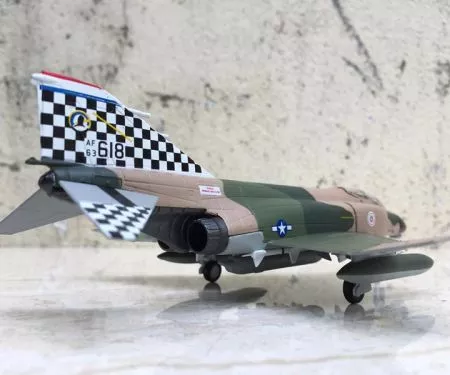 ​Mô hình máy bay F-4C Phantom II  tỷ lệ 1:100