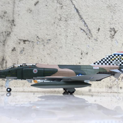 Mô hình máy bay F-4C Phantom II  tỷ lệ 1:100