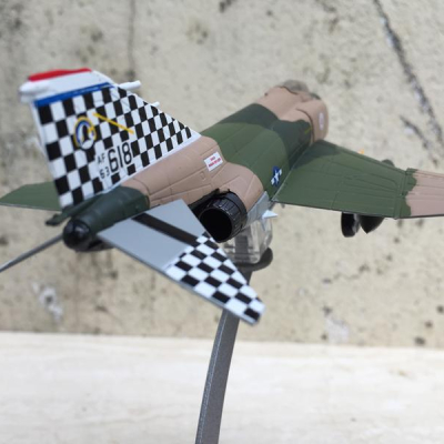 Mô hình máy bay F-4C Phantom II  tỷ lệ 1:100