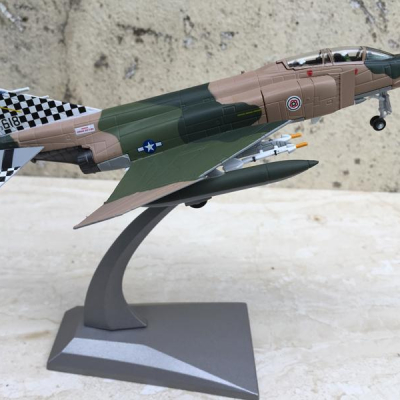 Mô hình máy bay F-4C Phantom II  tỷ lệ 1:100