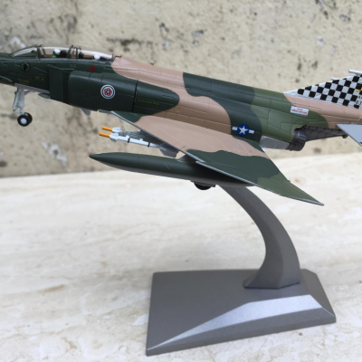 Mô hình Máy bay F-4C Phantom tỷ lệ 1:100