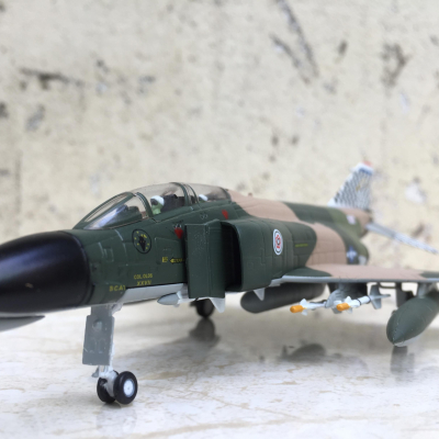 Mô hình Máy bay F-4C Phantom tỷ lệ 1:100