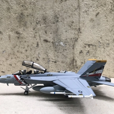 Mô hình Máy bay F/A-18F Super Hornet tỷ lệ 1:72