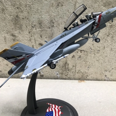 Mô hình Máy bay F/A-18F Super Hornet tỷ lệ 1:72