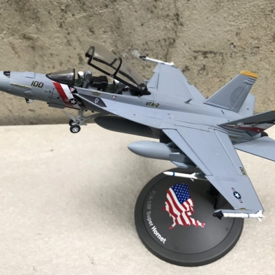 Mô hình Máy bay F/A-18F Super Hornet tỷ lệ 1:72