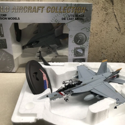 Mô hình Máy bay F/A-18F Super Hornet tỷ lệ 1:72