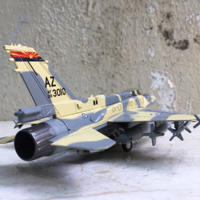 Mô hình Máy bay F16 EF A Rập tỷ lệ 1:72