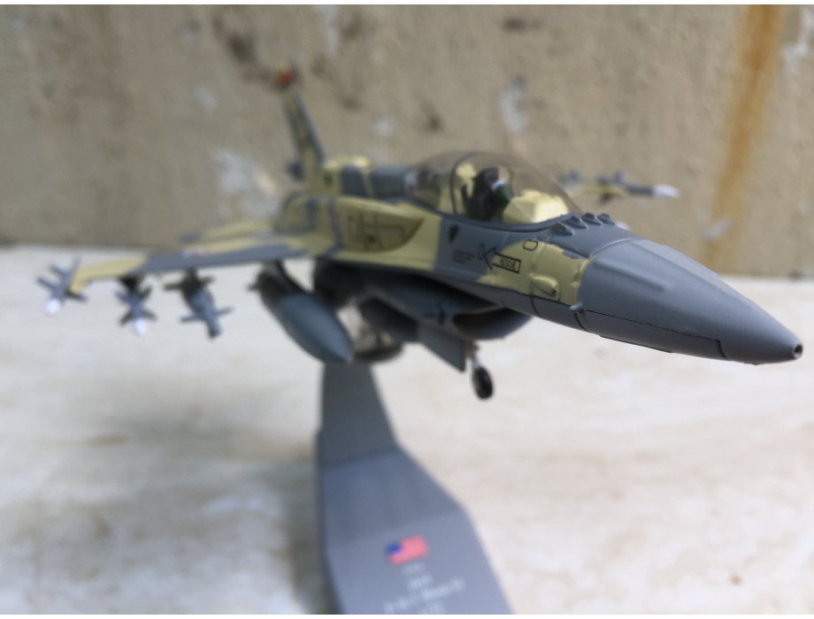Mô hình Máy bay F16 EF A Rập tỷ lệ 1:72 Mô hình Máy bay F16 EF A Rập tỷ lệ 1:72