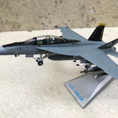 Mô hình Máy bay F-18F F/A Strike Fighter tỷ lệ 1:100