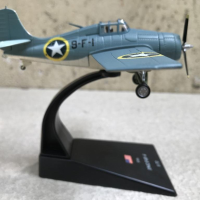 Mô hình Máy bay F4U Corsair tỷ lệ 1:72