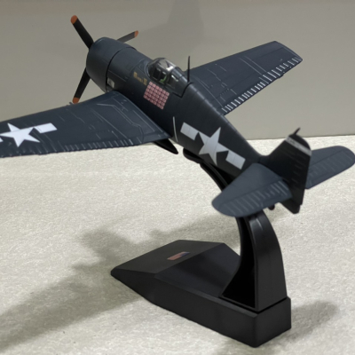 ​Mô hình máy bay Grumman F6F- Wildcat tỷ lệ 1:72
