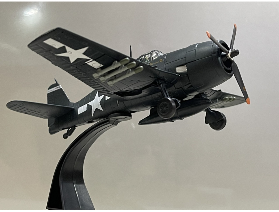 ​Mô hình máy bay Grumman F6F- Wildcat tỷ lệ 1:72